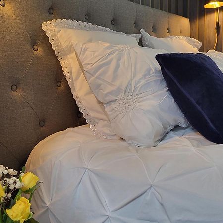 Sejour De Charme Au Chateau Avec Petit-Dejeuner Et Parking - Fr-1-591-705 Cluis Luaran gambar