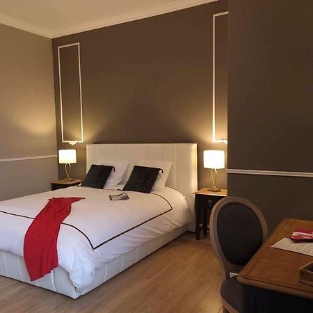 Sejour De Charme Au Chateau Avec Petit-Dejeuner Et Parking - Fr-1-591-705 Cluis Luaran gambar