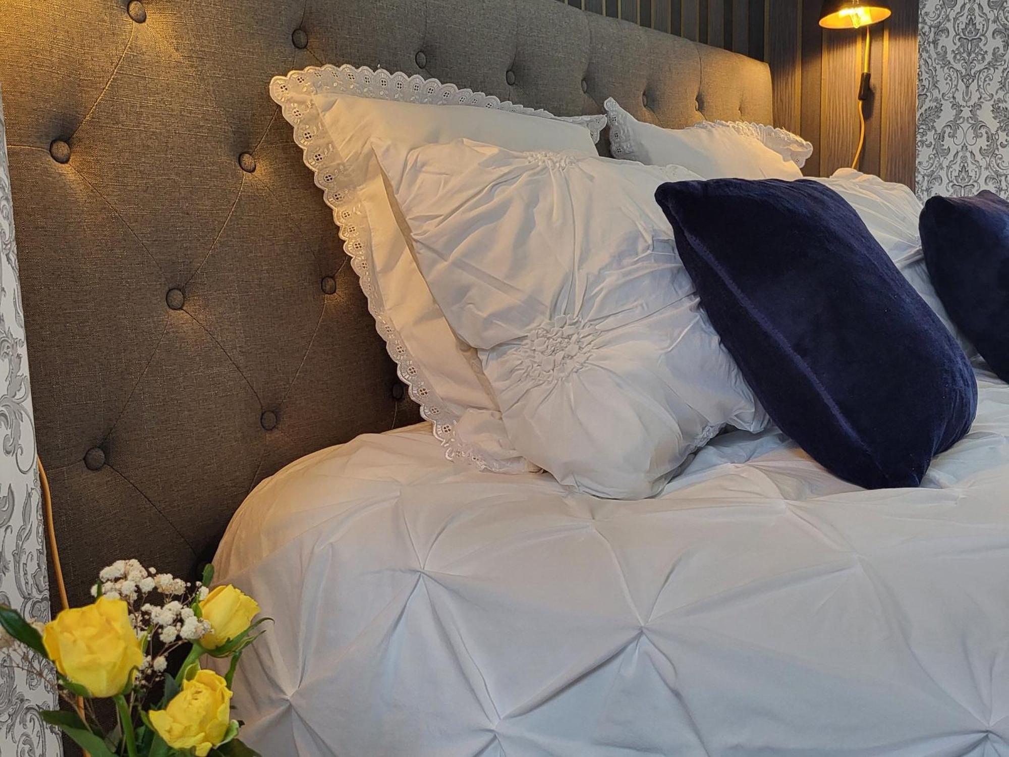 Sejour De Charme Au Chateau Avec Petit-Dejeuner Et Parking - Fr-1-591-705 Cluis Luaran gambar