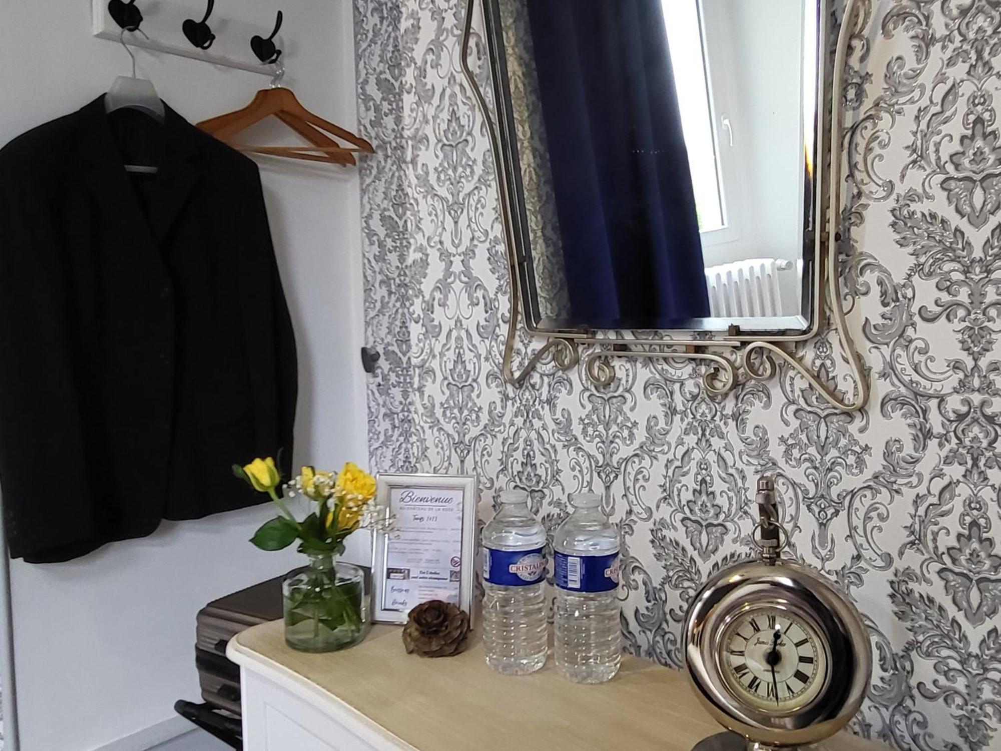 Sejour De Charme Au Chateau Avec Petit-Dejeuner Et Parking - Fr-1-591-705 Cluis Luaran gambar