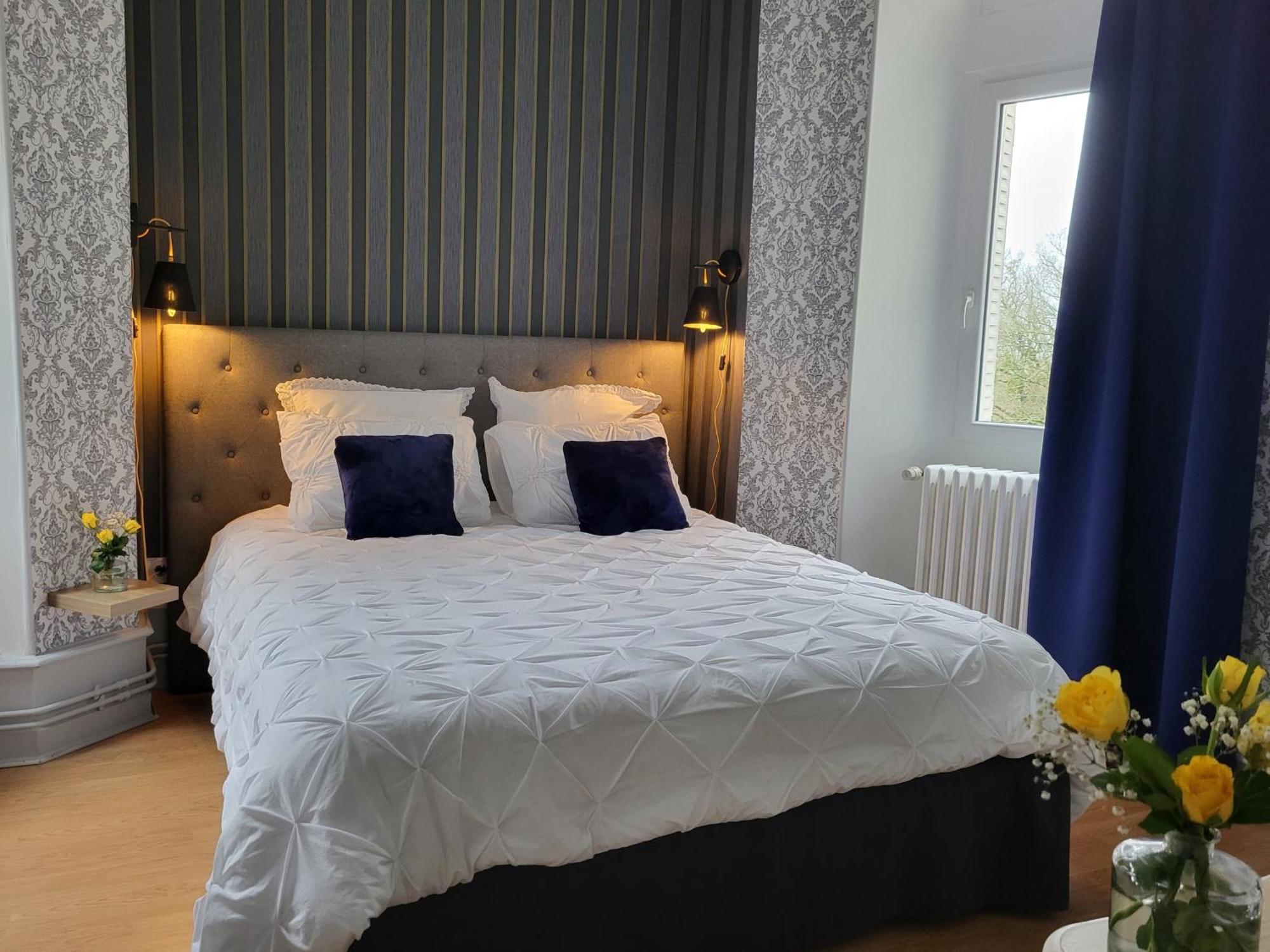 Sejour De Charme Au Chateau Avec Petit-Dejeuner Et Parking - Fr-1-591-705 Cluis Luaran gambar