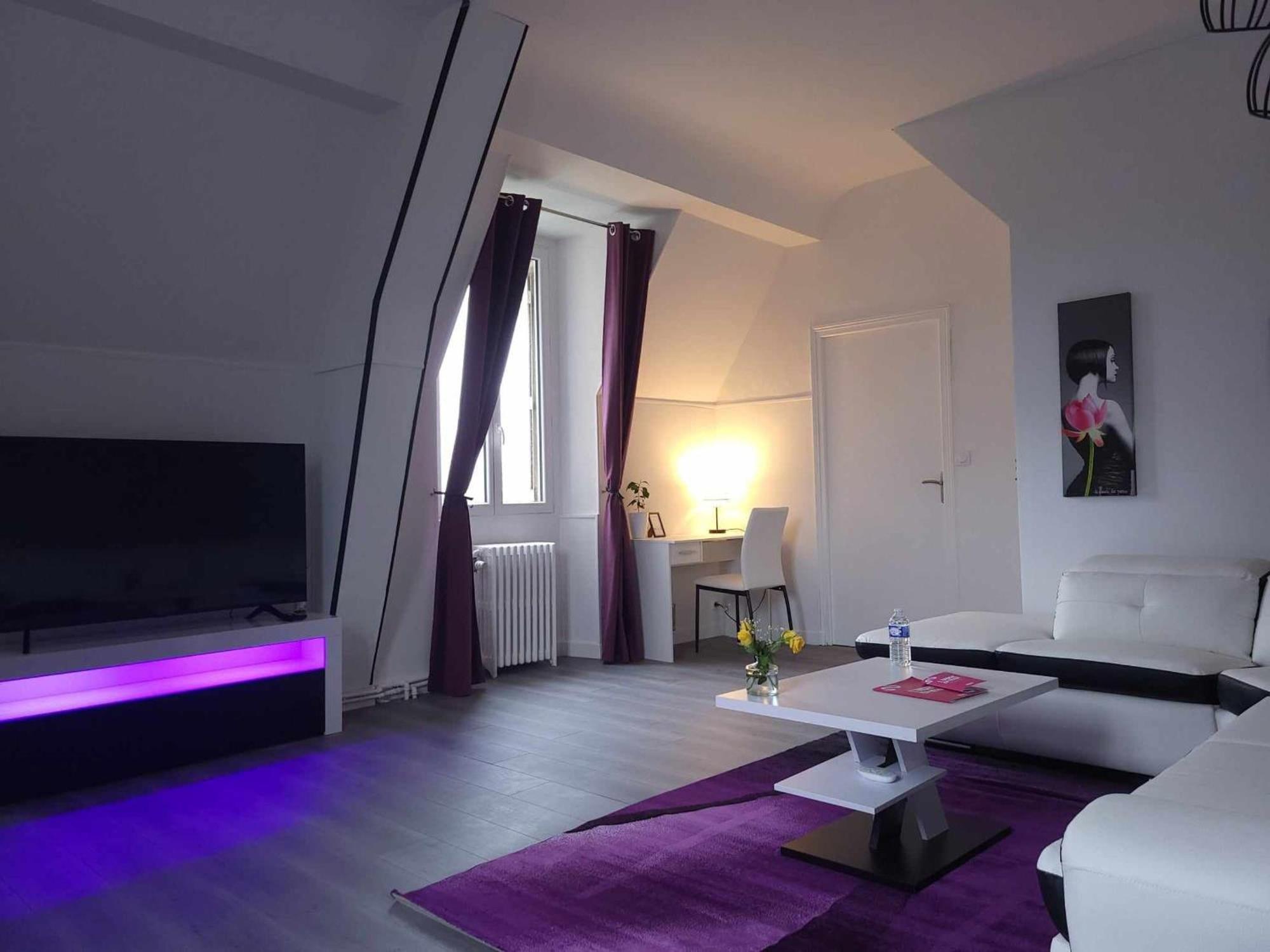 Sejour De Charme Au Chateau Avec Petit-Dejeuner Et Parking - Fr-1-591-705 Cluis Luaran gambar